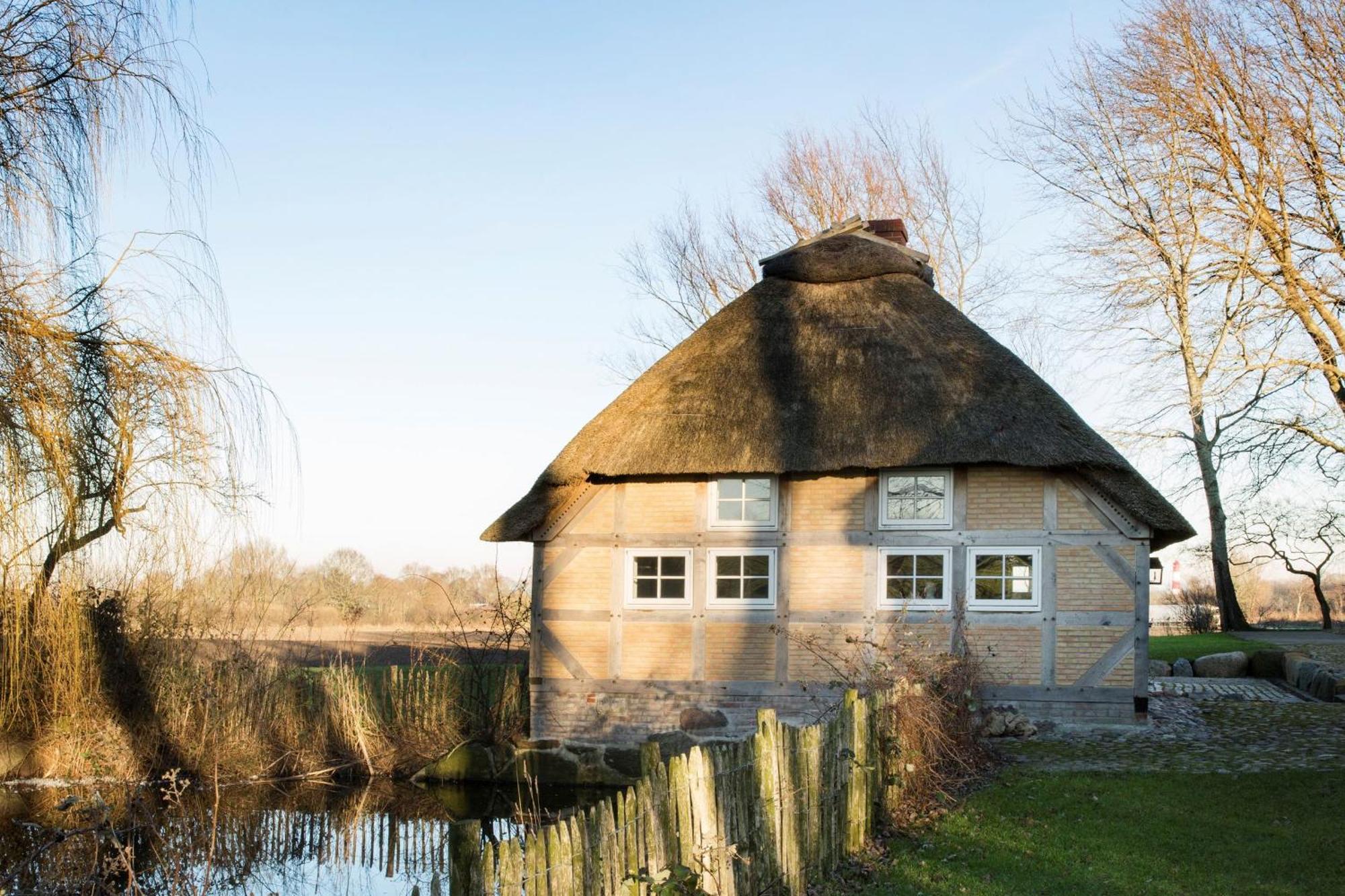 Вілла Urgemuetliche Reetdachkate Mit Grossem Kamin Und Sauna Pommerby  Екстер'єр фото